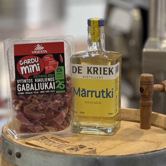 Horseradish Vodka with Dried Spicy Meat